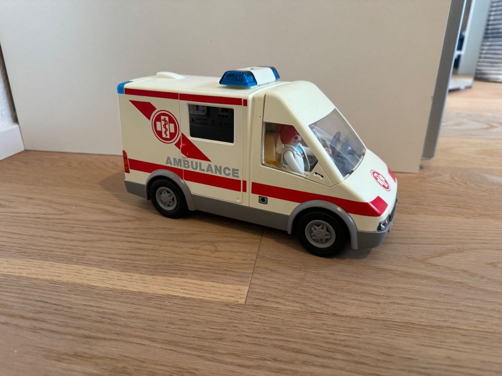 Playmobil Krankenwagen Kaufen auf Ricardo