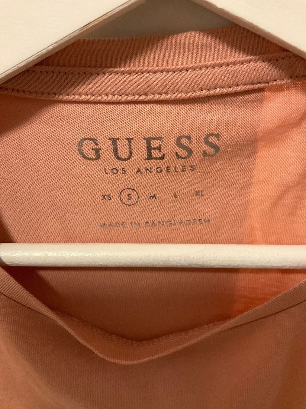 Guess T-shirt: Guess T-Shirt Gr.S – Nuovo (secondo la descrizione) da Schönenwerd venduto da d.chiara 4