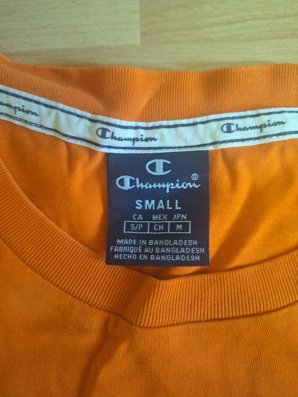 Champion T-Shirts: Champions Tee – Neu (gemäss Beschreibung) aus Glarus von mar_w6qy 1