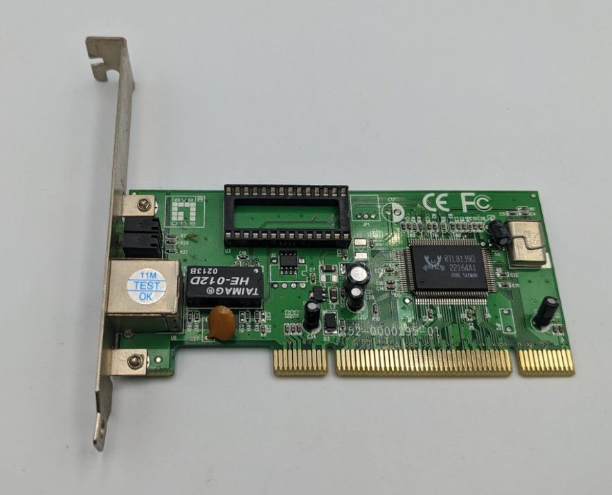 Lecteurs & Adaptateurs: FNC-0109TX Netzwerkkarte PCI – D'occasion à Bad Ragaz par MR_BR