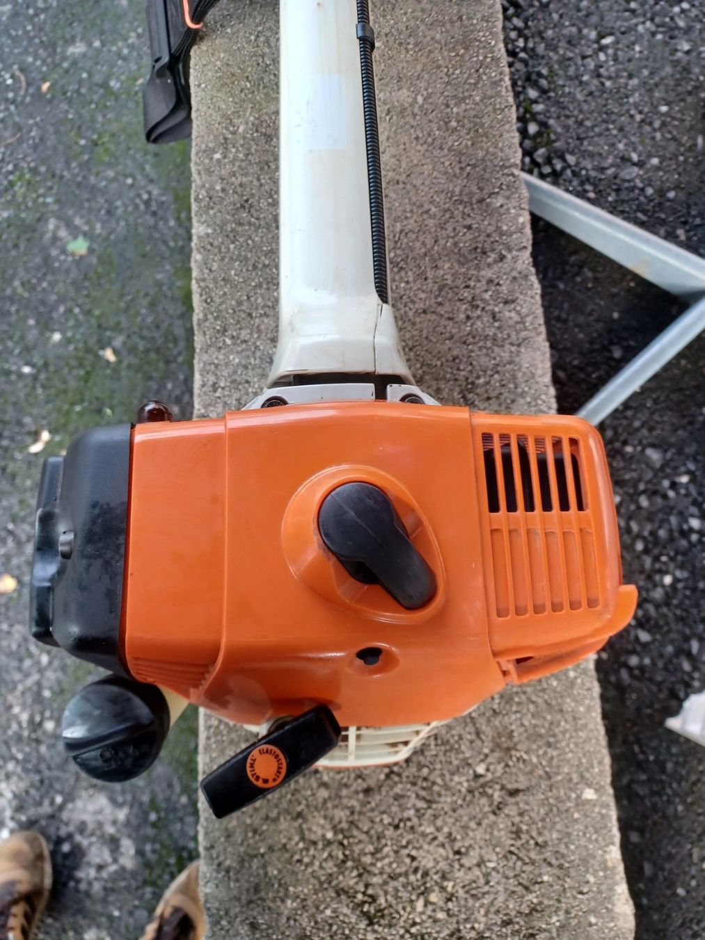 Stihl Rasenmäher: STIHL FS 400 – Gebraucht aus Mels von  5