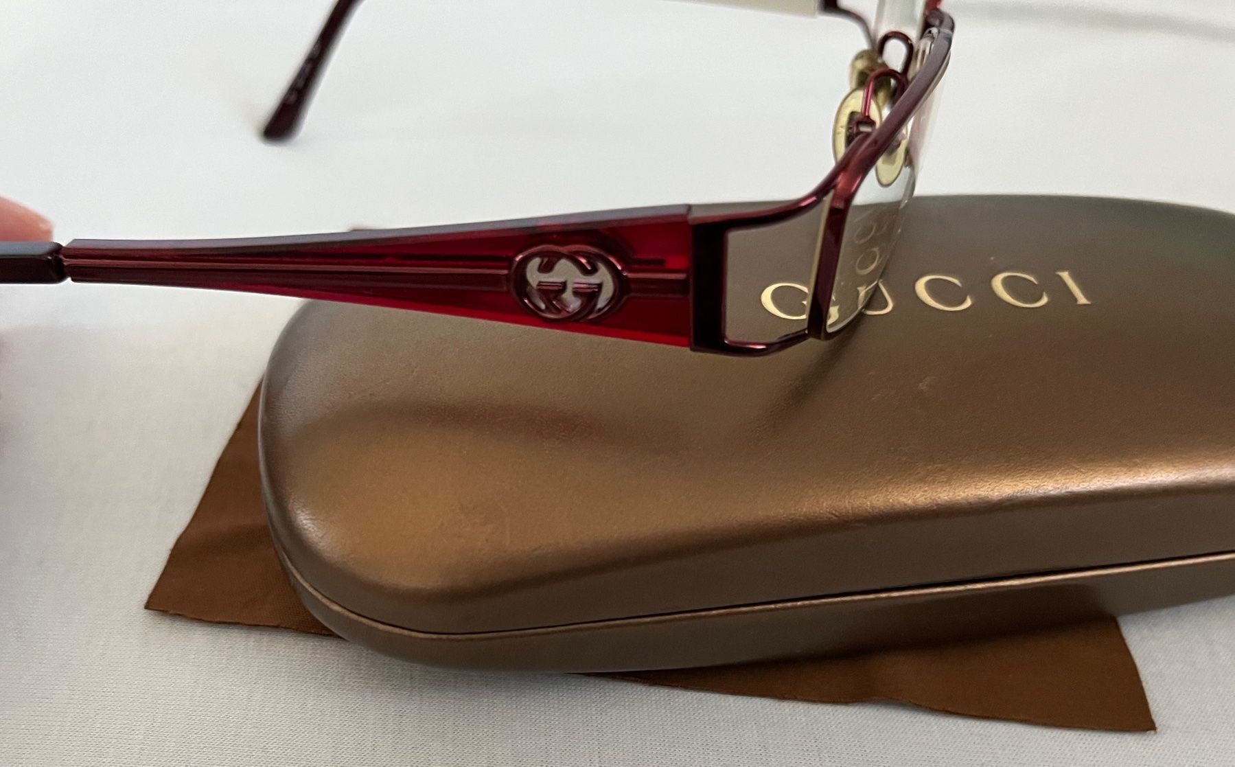 Gucci Occhiali & Lenti: Monture de lunettes vintage Gucci – Usato da Le Crêt-p-Semsales venduto da staglione69 2