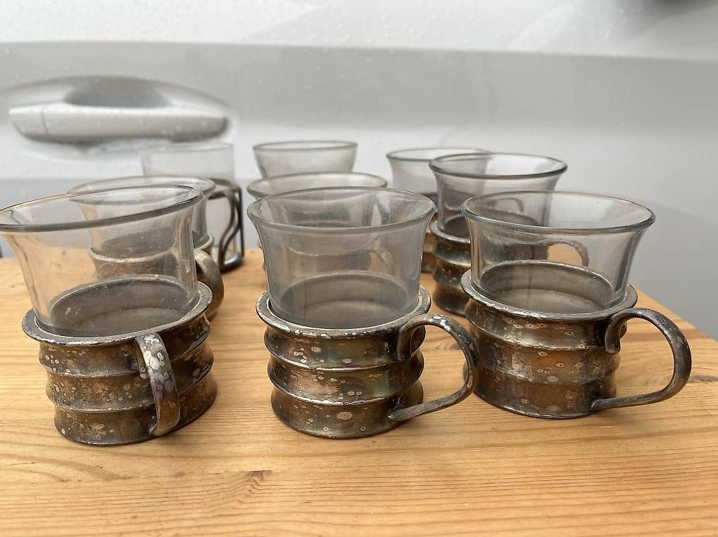 Bicchieri: Tee Gläser in versilberten Halterungen – Usato da WOHLENSCHWIL venduto da rkb377 1