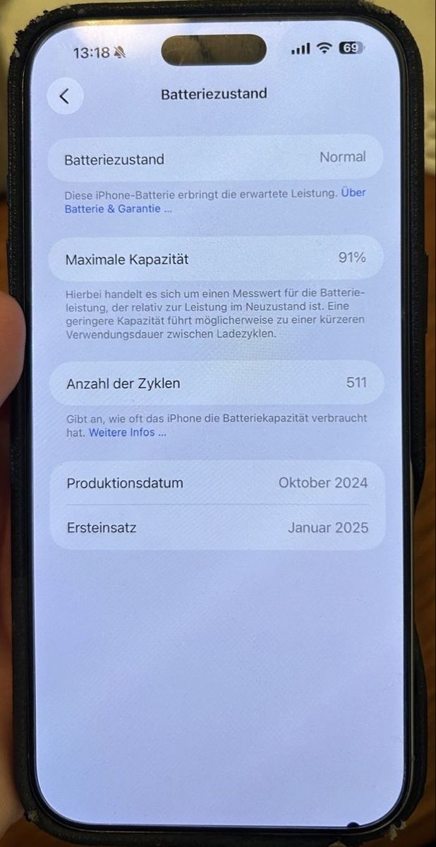 Apple Handys / Smartphones: iPhone 16 Pro Max, 256GB - Kamera teils kaputt – Gebraucht aus Abtwil SG von Shopper_94 4