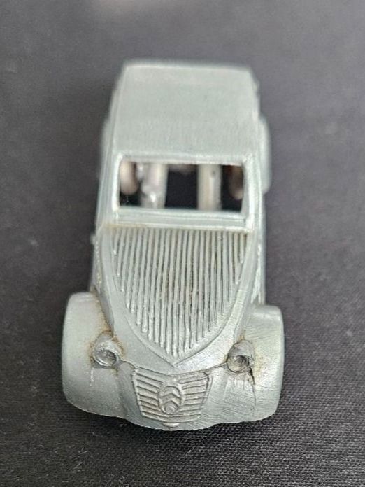 Citroën Modellautos: Oldtimer 2 CV Döschwo Ente Citroen Antik Modellauto – Defekt aus Bern von Respirit 5