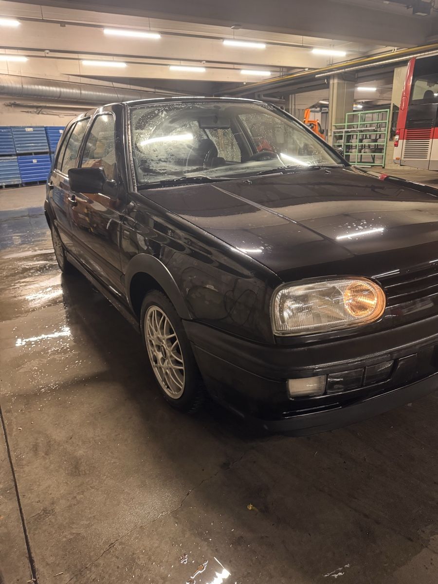 VW Automobili: Vw Golf 3 Gti  – Usato da St. Gallen venduto da Temiibenz 7