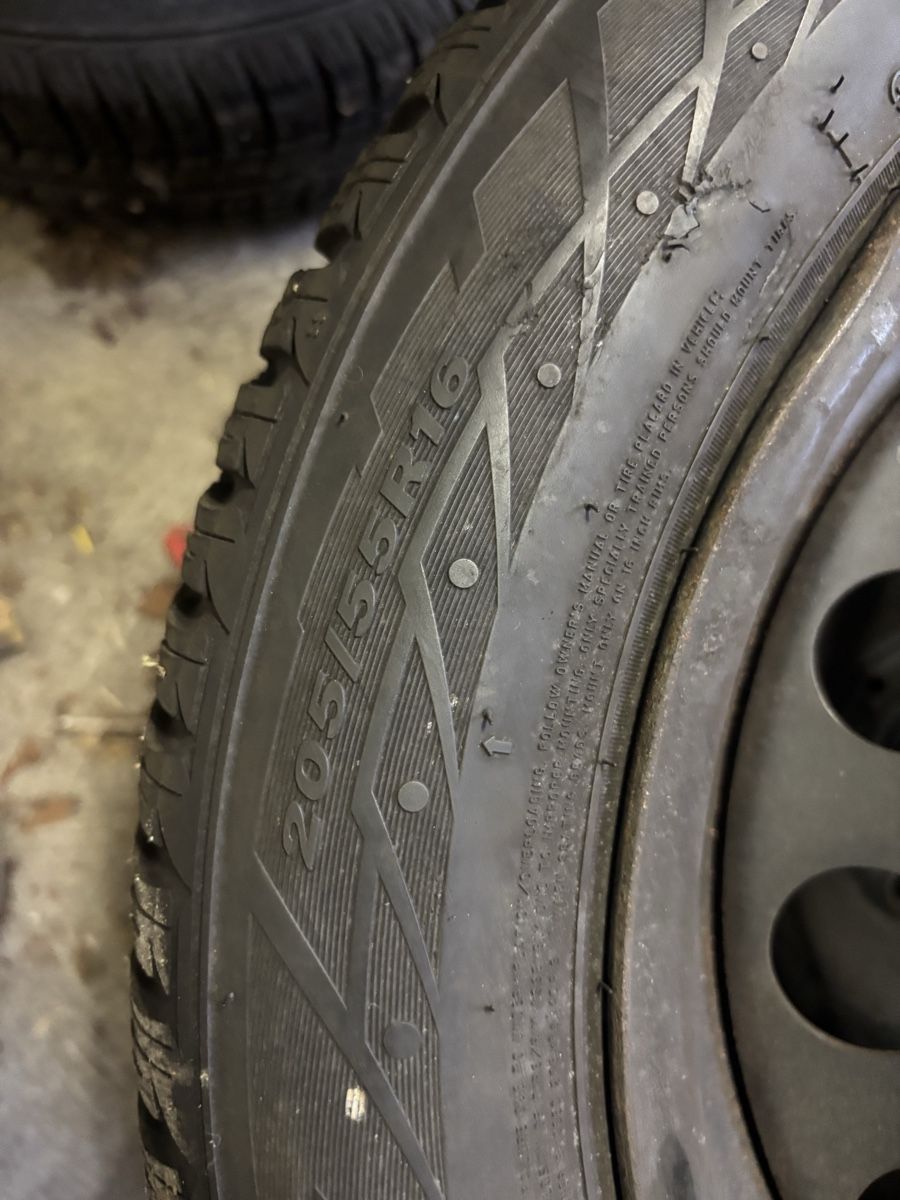 Pneumatici & Ruote complete: 205/55 R16 Komplätträder – Usato da Grosswangen venduto da ASH1995 3