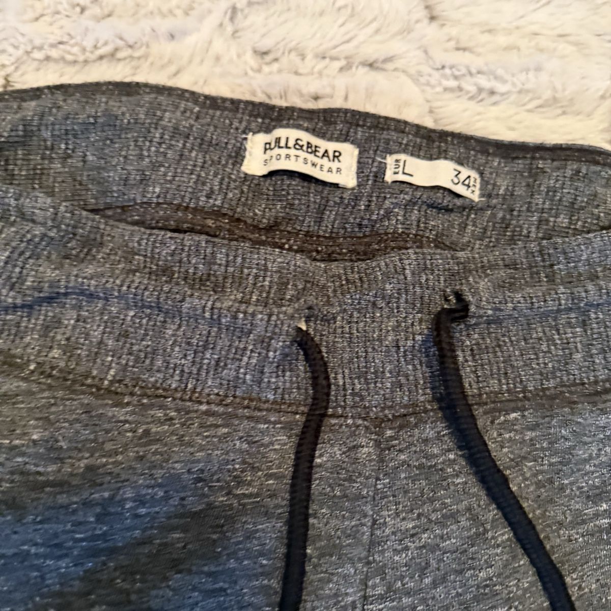 Pull&Bear Lotti di vestiti: SET 3 Hosen/Joggers | Size S – Usato da Lutry venduto da respect_69 7