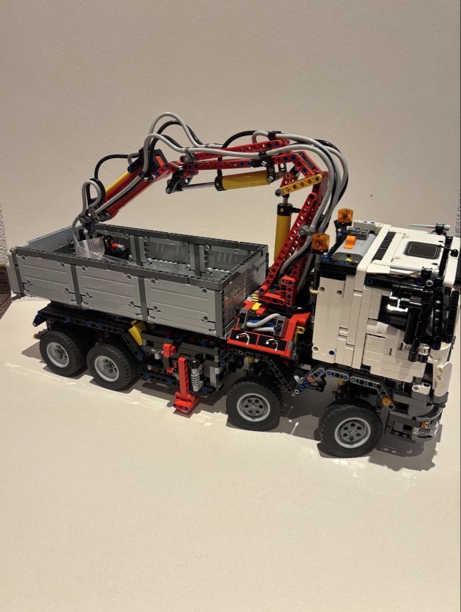 Lego Kit di costruzioni: LEGO Technic 42043 Mercedes Actros mit Kran – Usato da Obfelden venduto da Gruscha_1 4