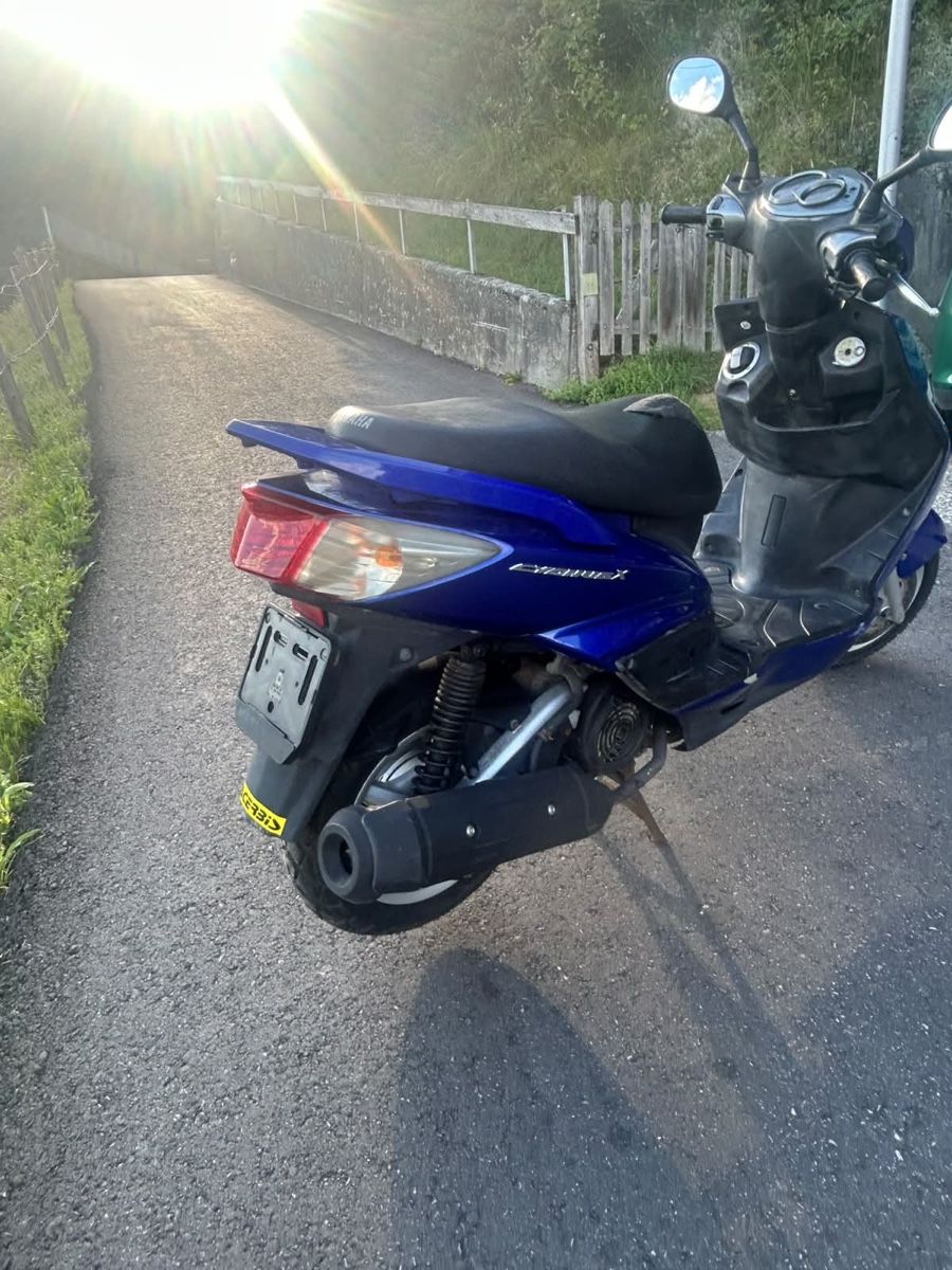 Yamaha Strada: Yamaha XC125 Cygnus X Roller, Blau – Usato da Brienz BE venduto da Freeracer 3