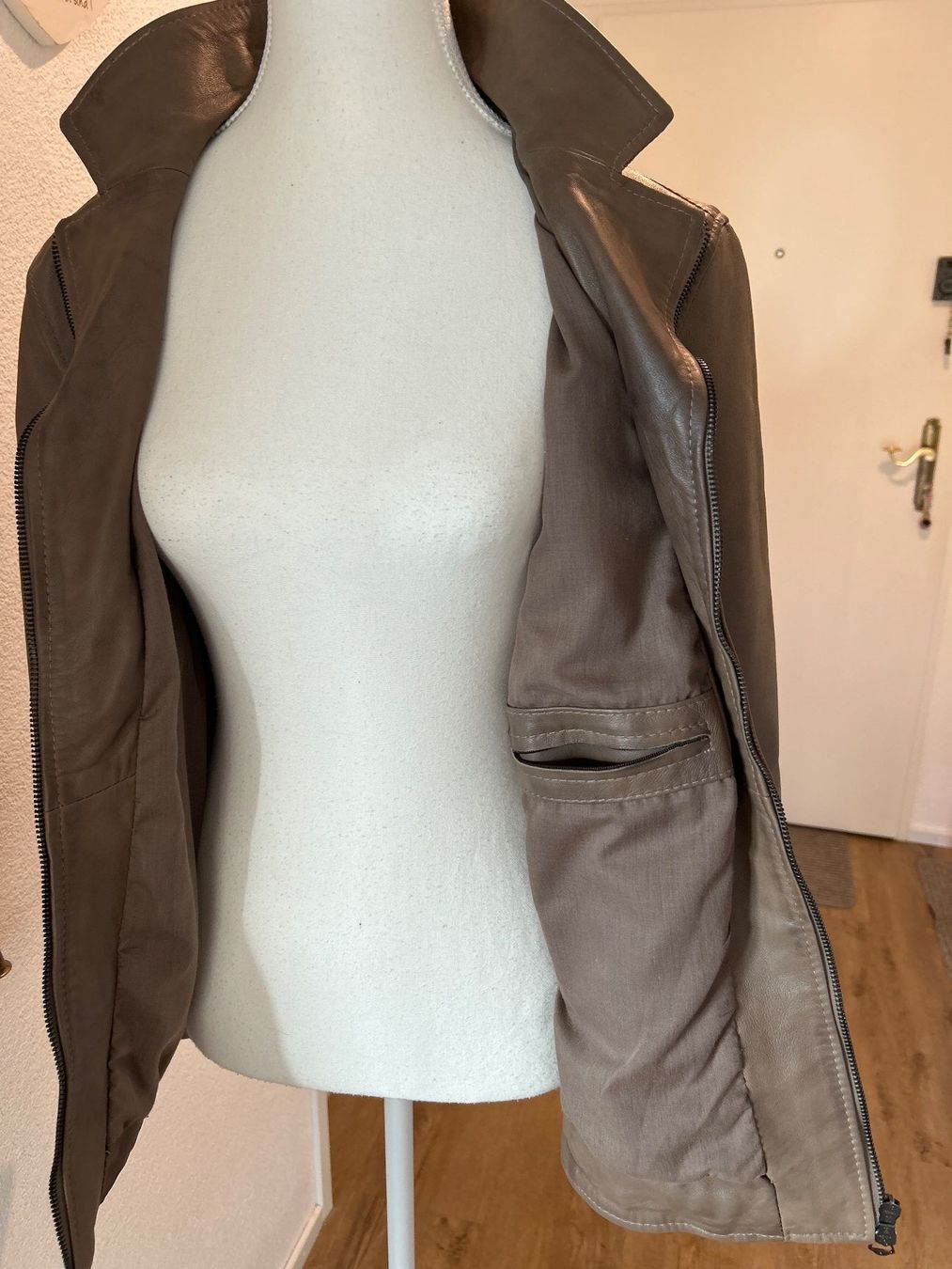 Vestes: Lederjacke braun echt Leder von Vit Moda Gr. IT48 – D'occasion à Brunnen par Nala2929 5