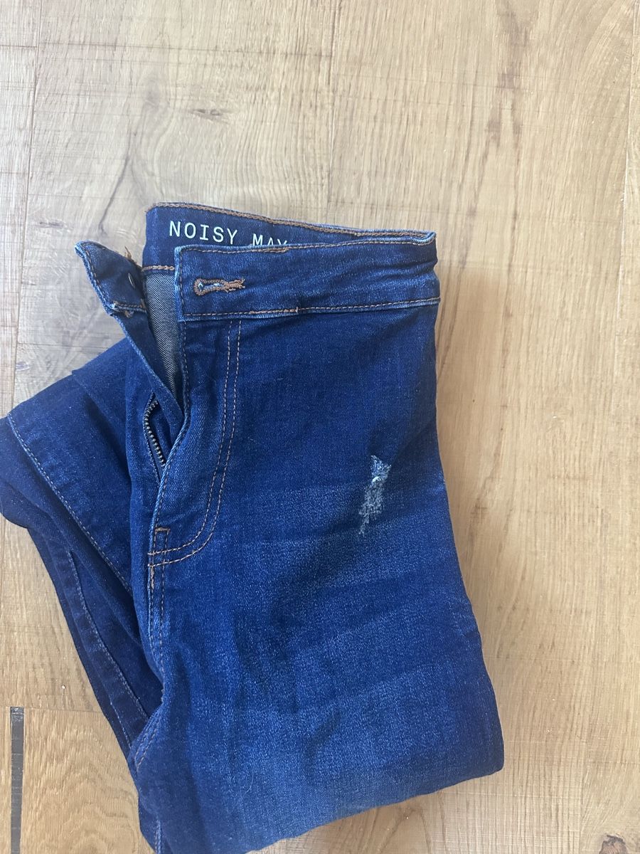 Jeans: Hose dunkelblau – Usato da Adlikon venduto da Chbu84 1