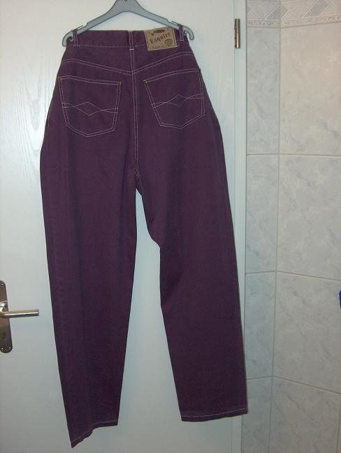 Jeans: Neu: Jeans - brombeer - Gr. 40 – Nuovo (secondo la descrizione) da Uznach venduto da Laeuffer 1