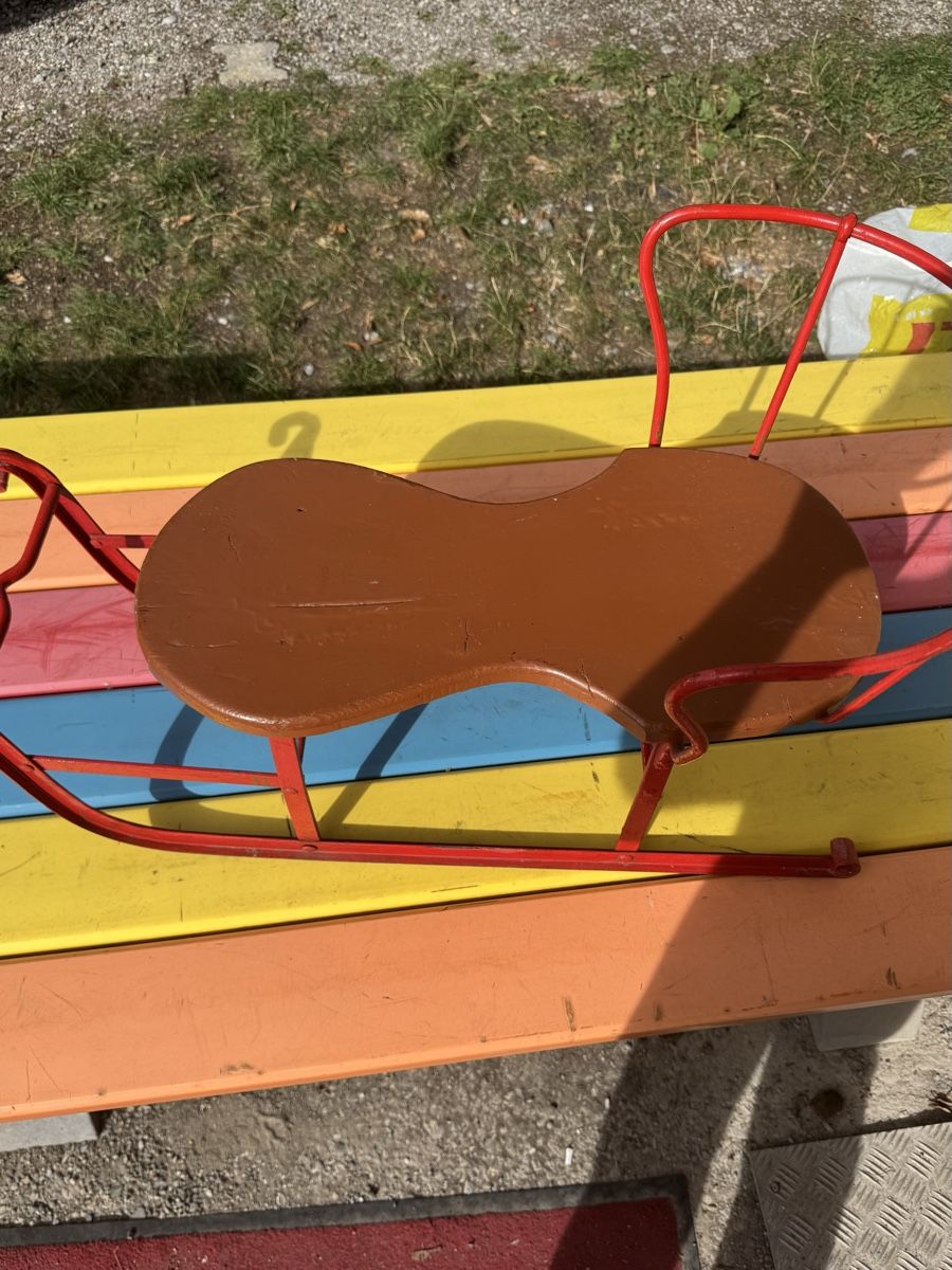 Slitta: Kinderschlitten rot mit Holzsitz  – Usato da Schlieren venduto da Freundlich02 2