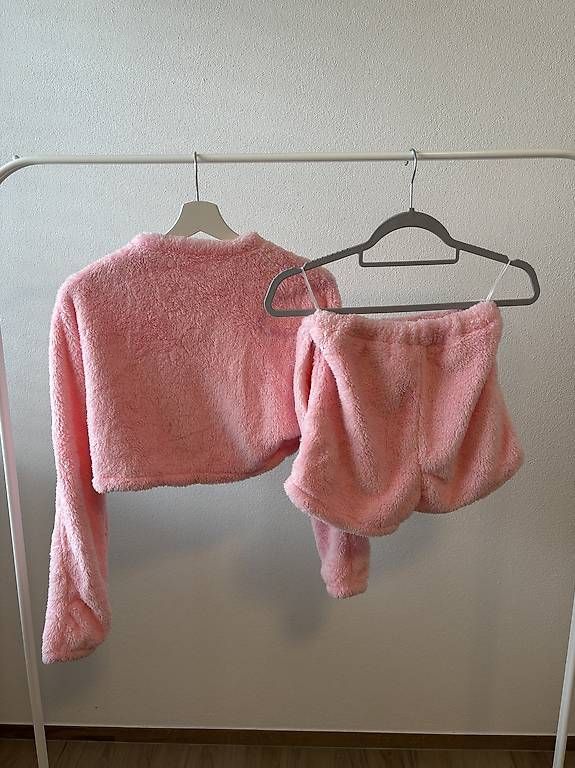 Negligees & Pigiami: Pyjama – Usato da Niederwil AG venduto da jul_xms5 1