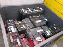 Batterie-Konvolut 12V für Auto und LKW  DEFEKT