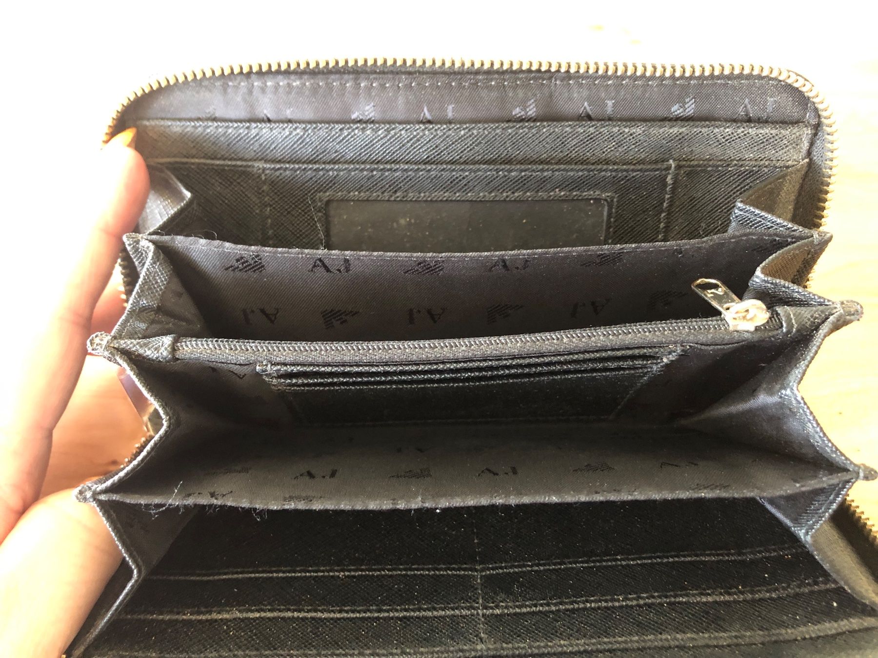 Armani Portemonnaie: Portemonnaie von Armani – Gebraucht aus Kaltbrunn von lagone1 5