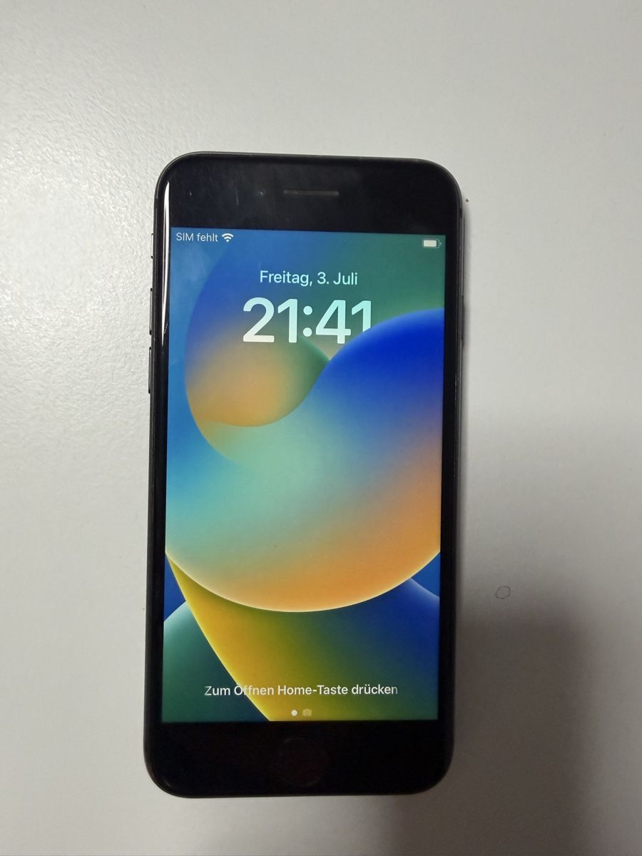 Apple Portables: Apple iPhone 8 Schwarz 64GB – D'occasion à Beckenried par chef3945