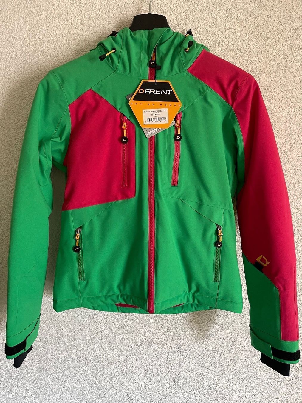 Giacche: Dfrent Cervinia Padded Jacket Gr. S – Nuovo e nell'imballaggio originale da Spreitenbach venduto da Opfikoner1