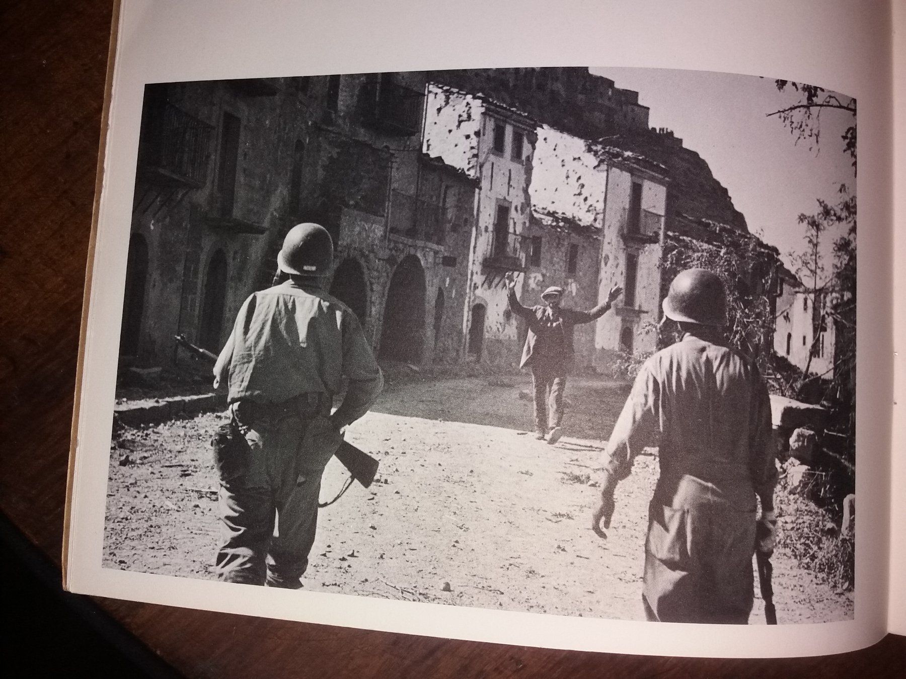 Livres: FOTOKLASSIKER Robert Capa selten 1961 – D'occasion à Welschenrohr par Regool 3