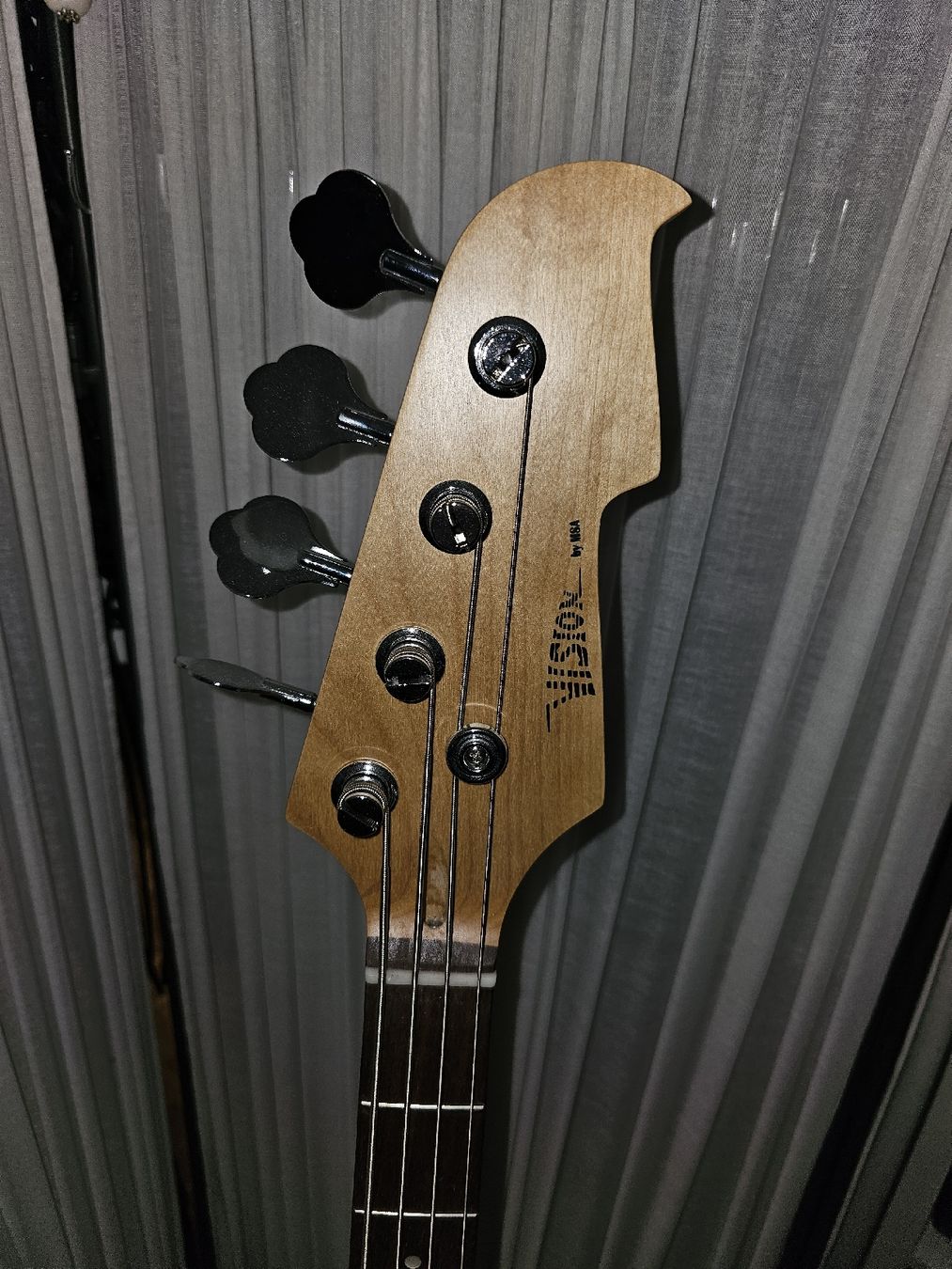 Strumenti musicali: Günstige Einsteiger E-Bass Gitarre – Usato da Sisseln AG venduto da Laif 2