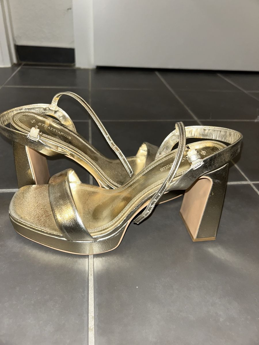 Stradivarius Scarpe da donna: Goldene High Heels – Nuovo (secondo la descrizione) da Dübendorf venduto da celinanichtdiekleine