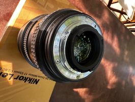 Professionelles DX-Nikon-Zoomobjektiv AF-S ED17-55/1:2.8G ED