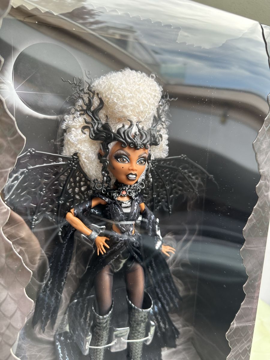 Bambole: Monster High Dragon Queen Puppe – Nuovo e nell'imballaggio originale da Zürich venduto da Kat_5557