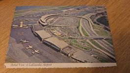 1977 Ansichtskarte Flughafen La Guardia