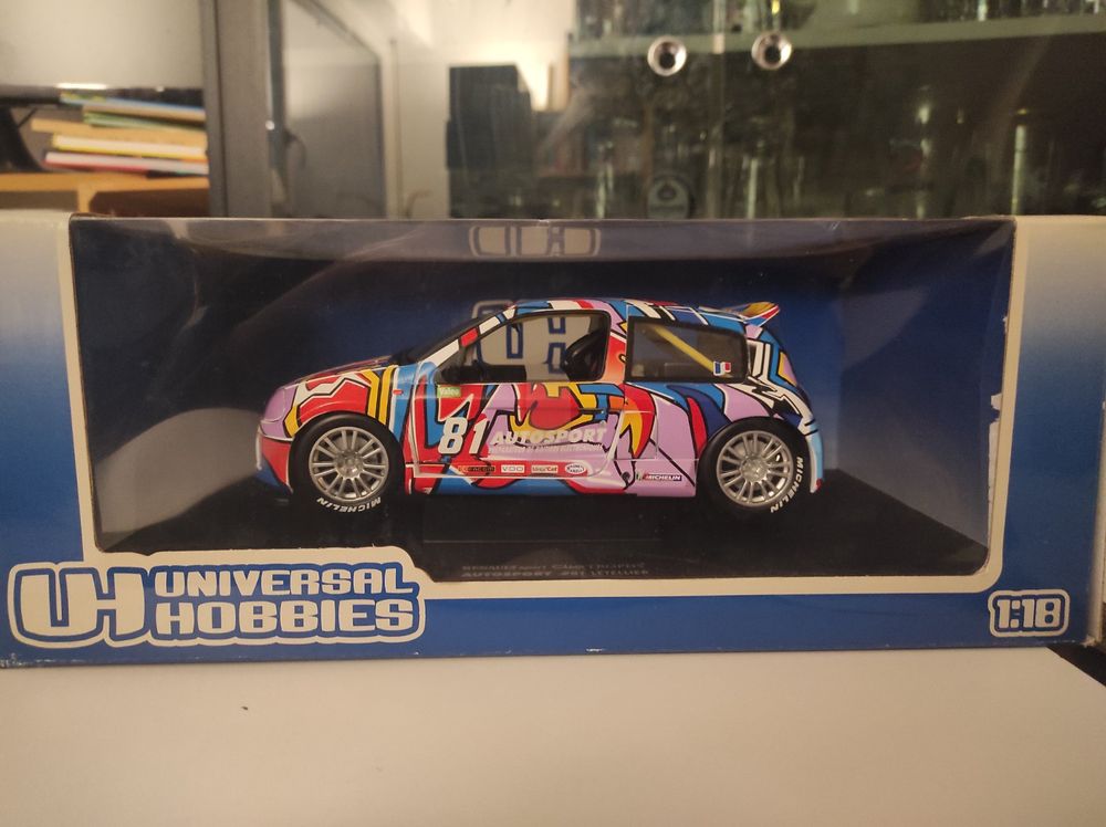 Renault Sport Clio Trophy – échelle 1/18 – Universal Hobbies N°4505 – état Neuf