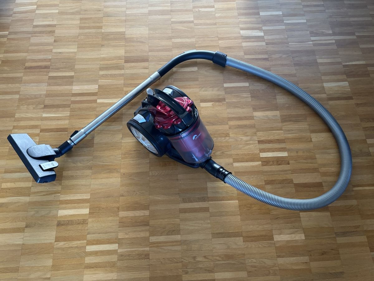 Ohmex Aspirateurs & Accessoires: Staubsauger Ohmex beutellos – D'occasion à Zürich par PF40