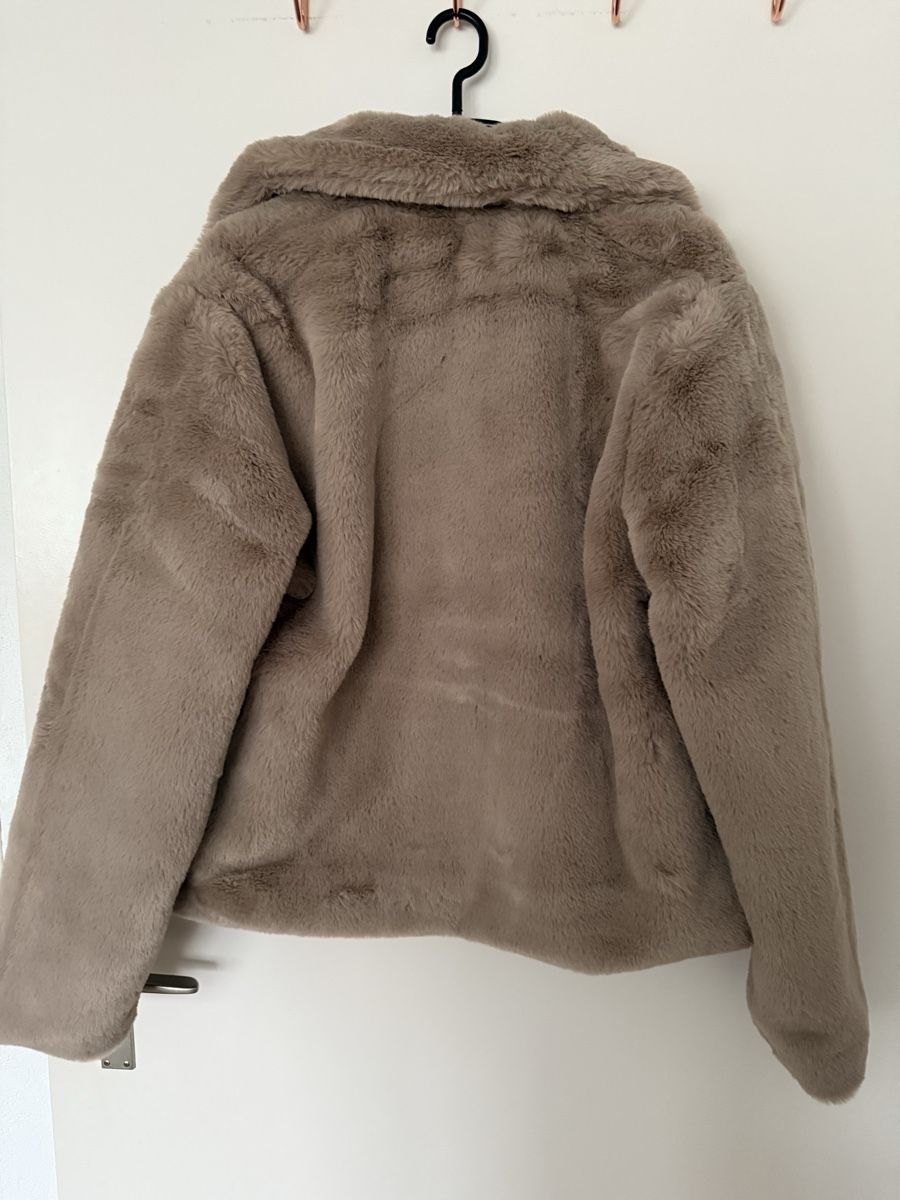 C&A Giacche: C&A Kunstfell-Jacke Gr. M | NEU – Nuovo (secondo la descrizione) da Zollikofen venduto da liindaaa 4