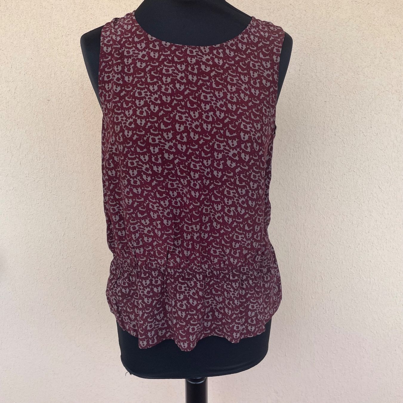 Top: Joli haut, ouvert dans le dos, taille S – Usato da Vevey venduto da chr_5pvx
