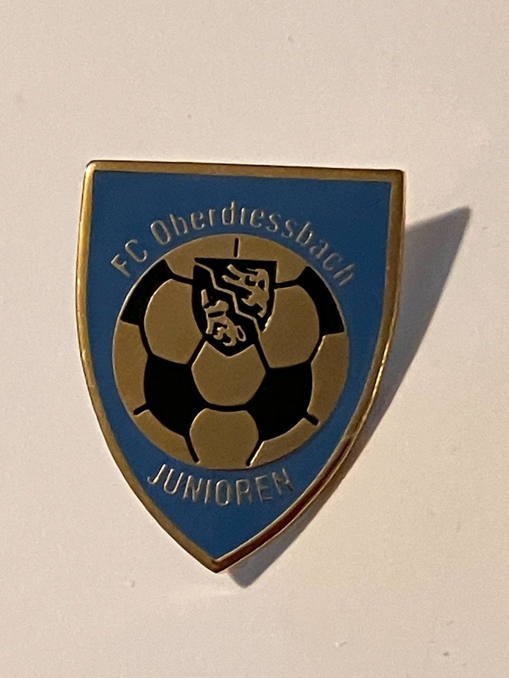 Placchette & Badge: 1 Pin FC Oberdiessbach Junioren – Usato da Basel venduto da djwwpp