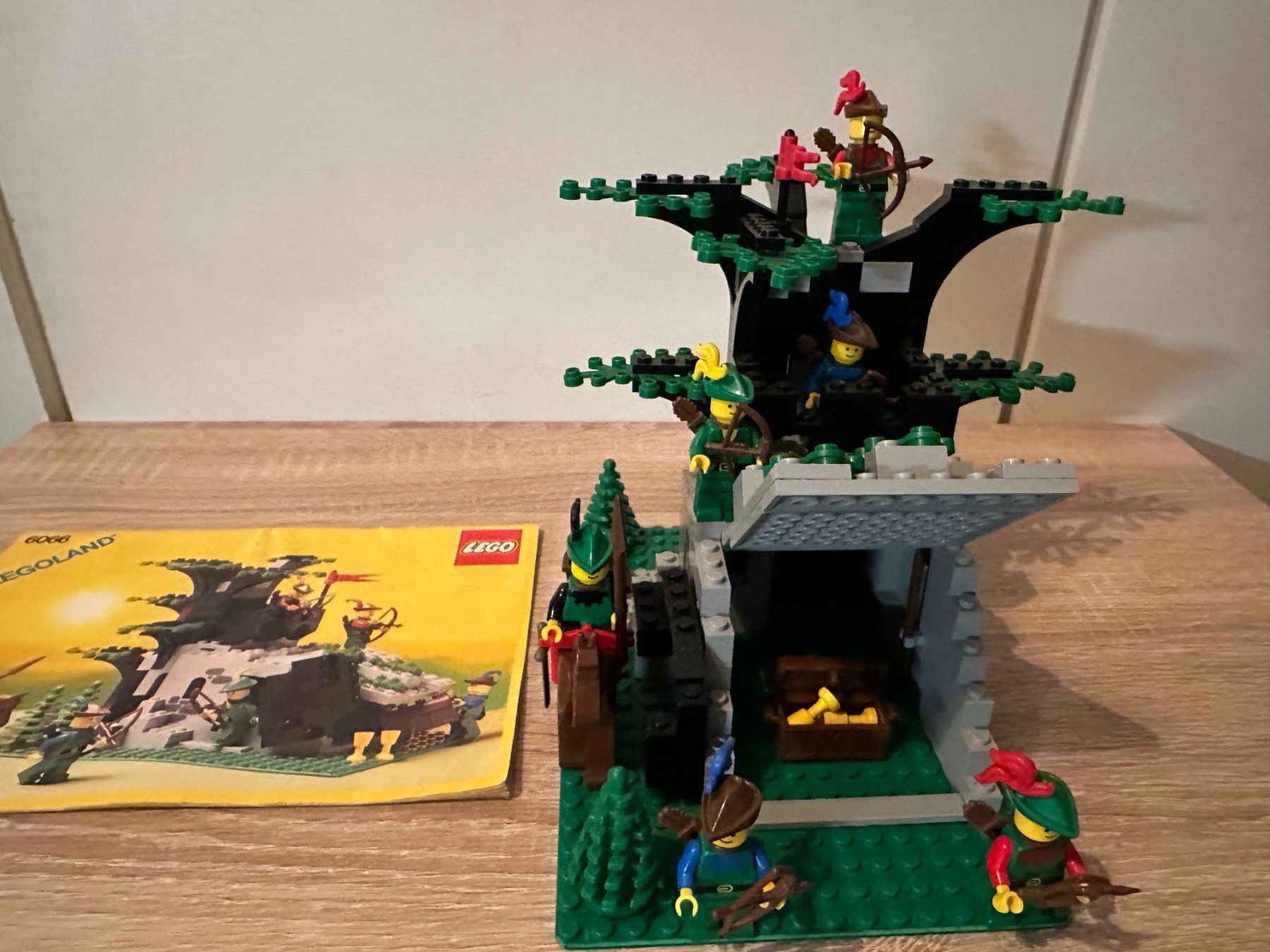 Lego Kit di costruzioni: LEGO Ritter 6066 Camouflaged Outpost – Usato da Basel venduto da Don-Angel 6