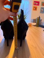 Pumps mit Riemen