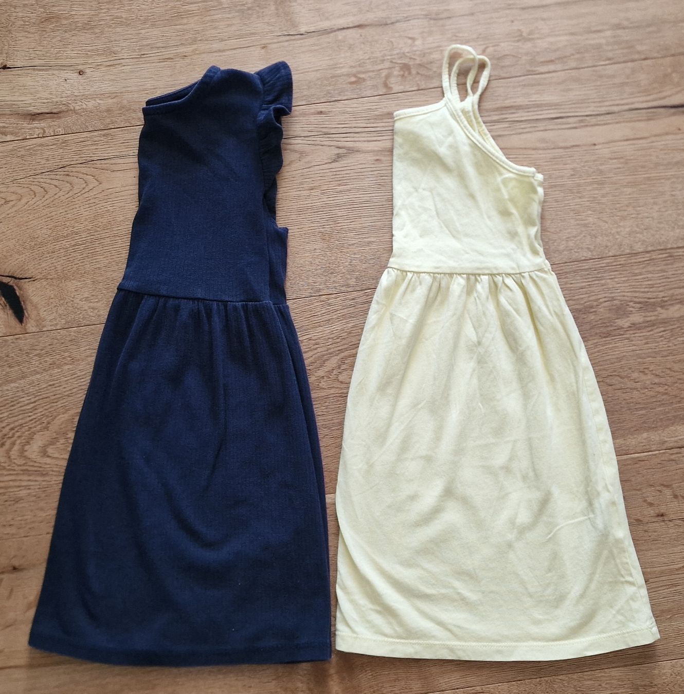 H&M Lotti & Set di vestiti: Sommer Kleid set 110/116 – Usato da Emmenbrücke venduto da Nadmorebiti 4
