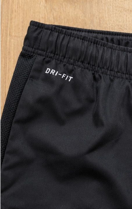 Nike Pantaloni: Training Nike dri-fit vintage noir – Usato da Assens venduto da SireM 2