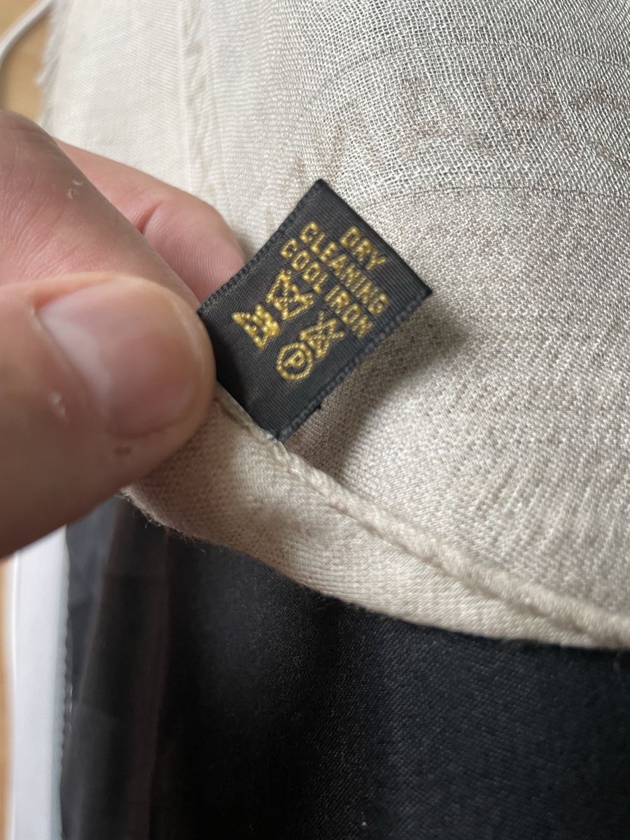 Foulards, Tücher & Schals: châle Chanel beige cachemire et soie – Neu (gemäss Beschreibung) aus Neuchatel von mar_9blm 4