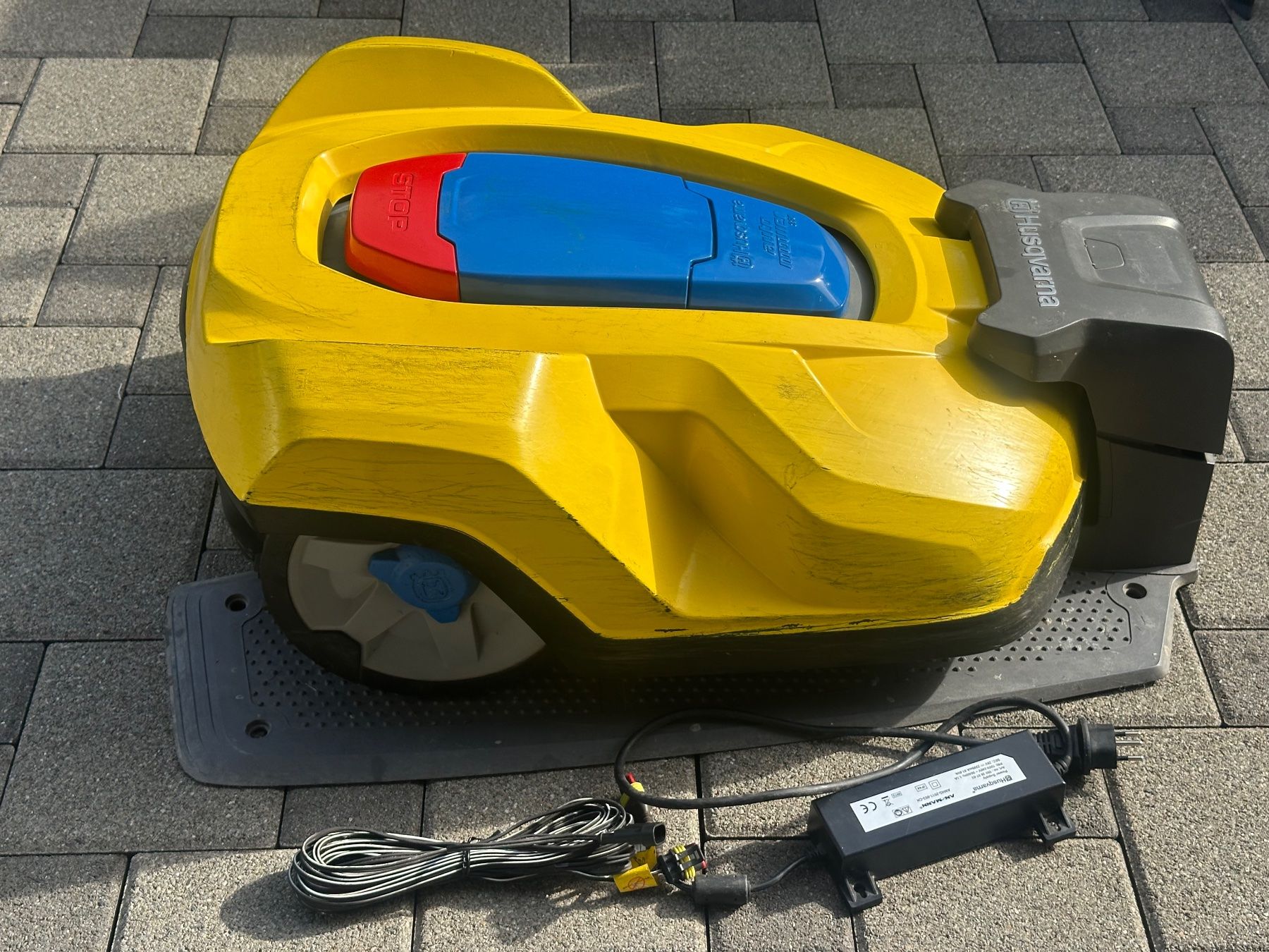 Husqvarna Tagliaerba: Rasenroboter Husqvarna 320 nur 1133 Std – Usato da Schöftland venduto da lazer04 1