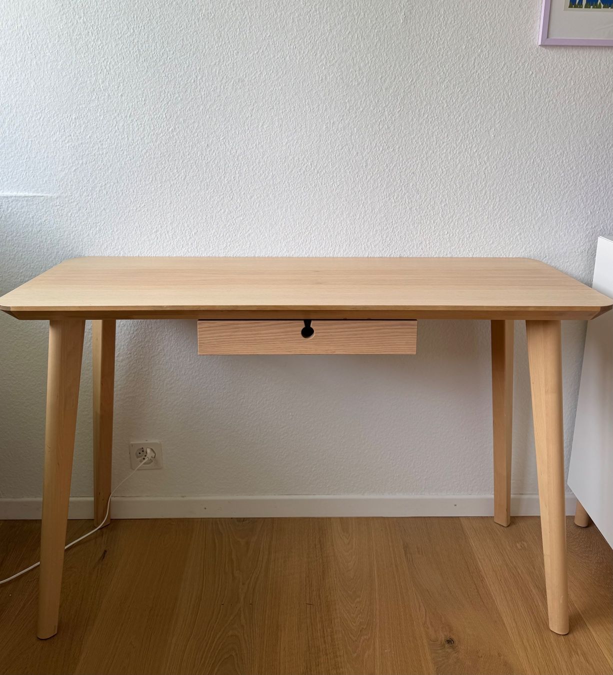 Ikea Scrivanie: IKEA LISABO Schreibtisch 118x45 cm – Usato da Küsnacht ZH venduto da jda_6kry 1