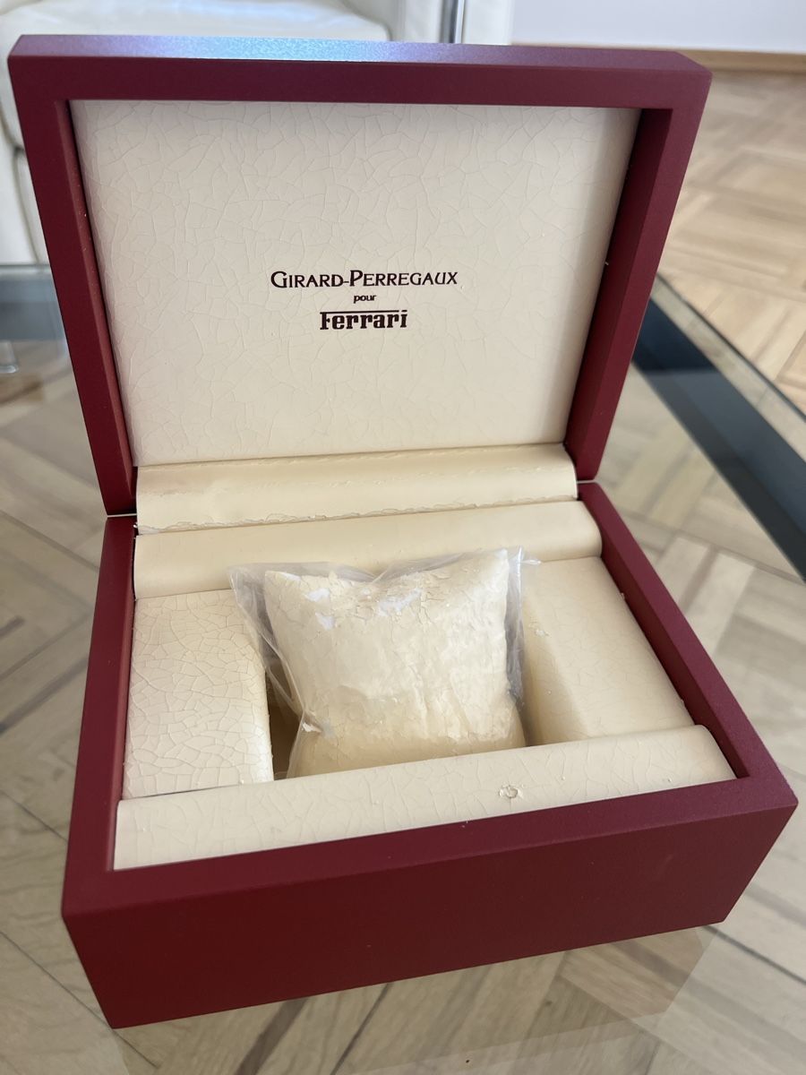Girard-Perregaux Uhren: Box Girard Perregaux for Ferrari – Gebraucht aus Orbe von Watchivore 1