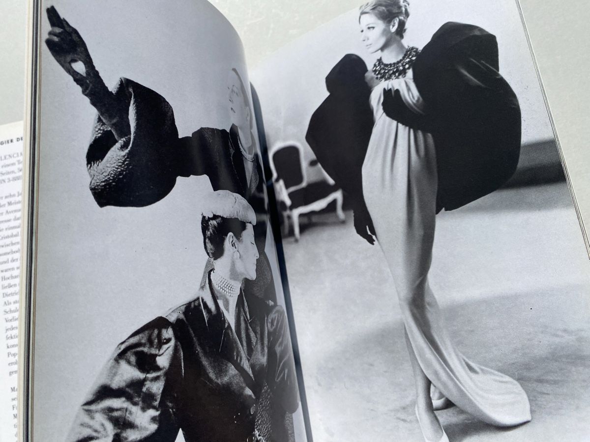 Libri: BALENCIAGA - Magier der Mode Buch – Usato da Zürich venduto da lesgarcons 3