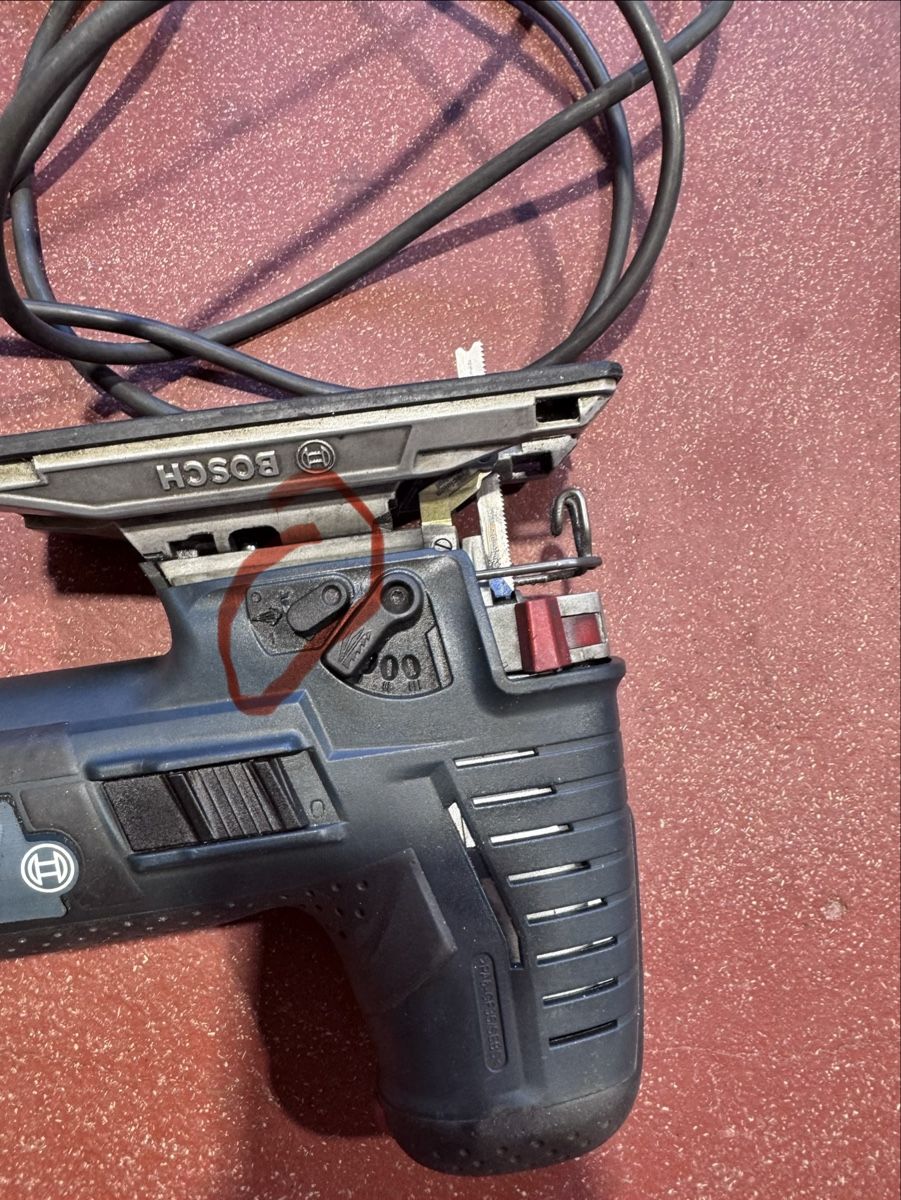 Bosch Scies: Bosch GST 160 CE Stichsäge – D'occasion à Buchs SG par Jaci95 4