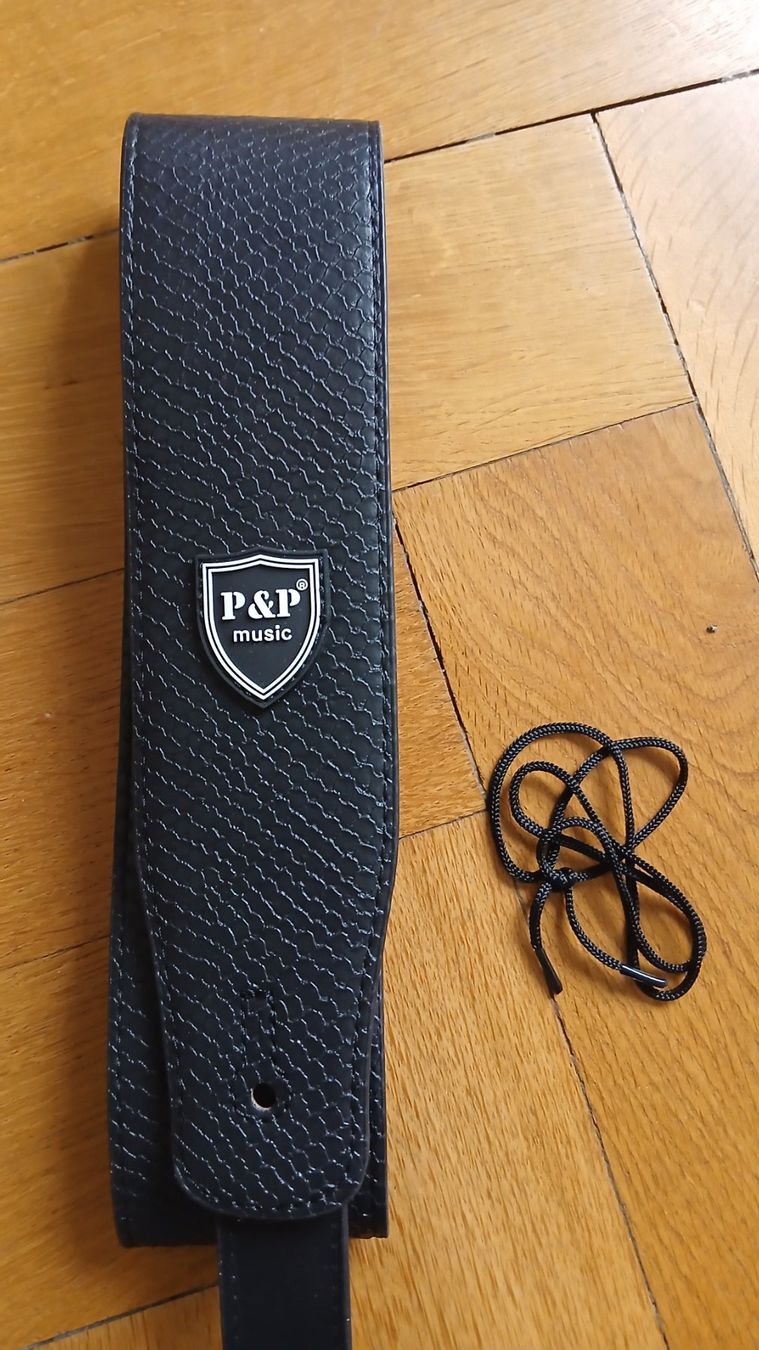 Strumenti musicali: Gitarrengurt – Usato da Basel venduto da Bingelito