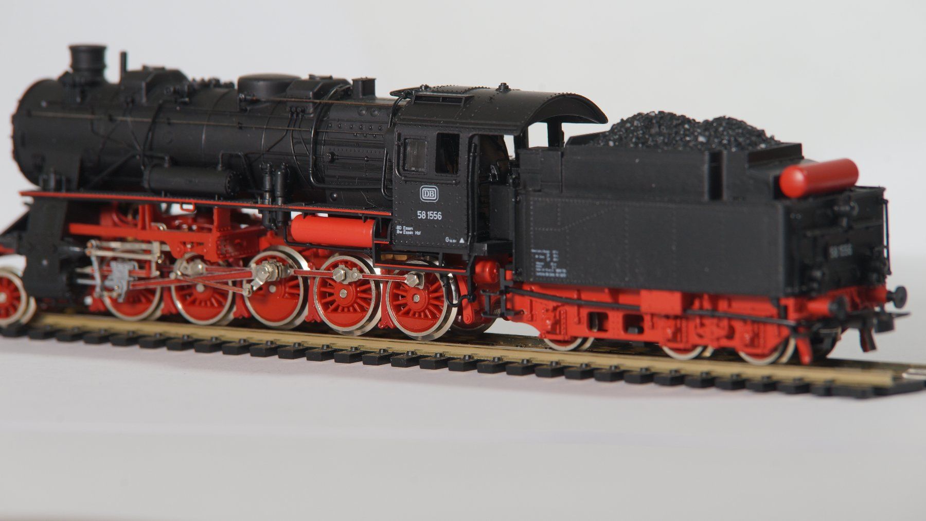 Roco Modellini di ferrovie: Roco - Dampflokomotive Baureihe 58 der DB – Nuovo (secondo la descrizione) da Rebstein venduto da osk_zt2c 2