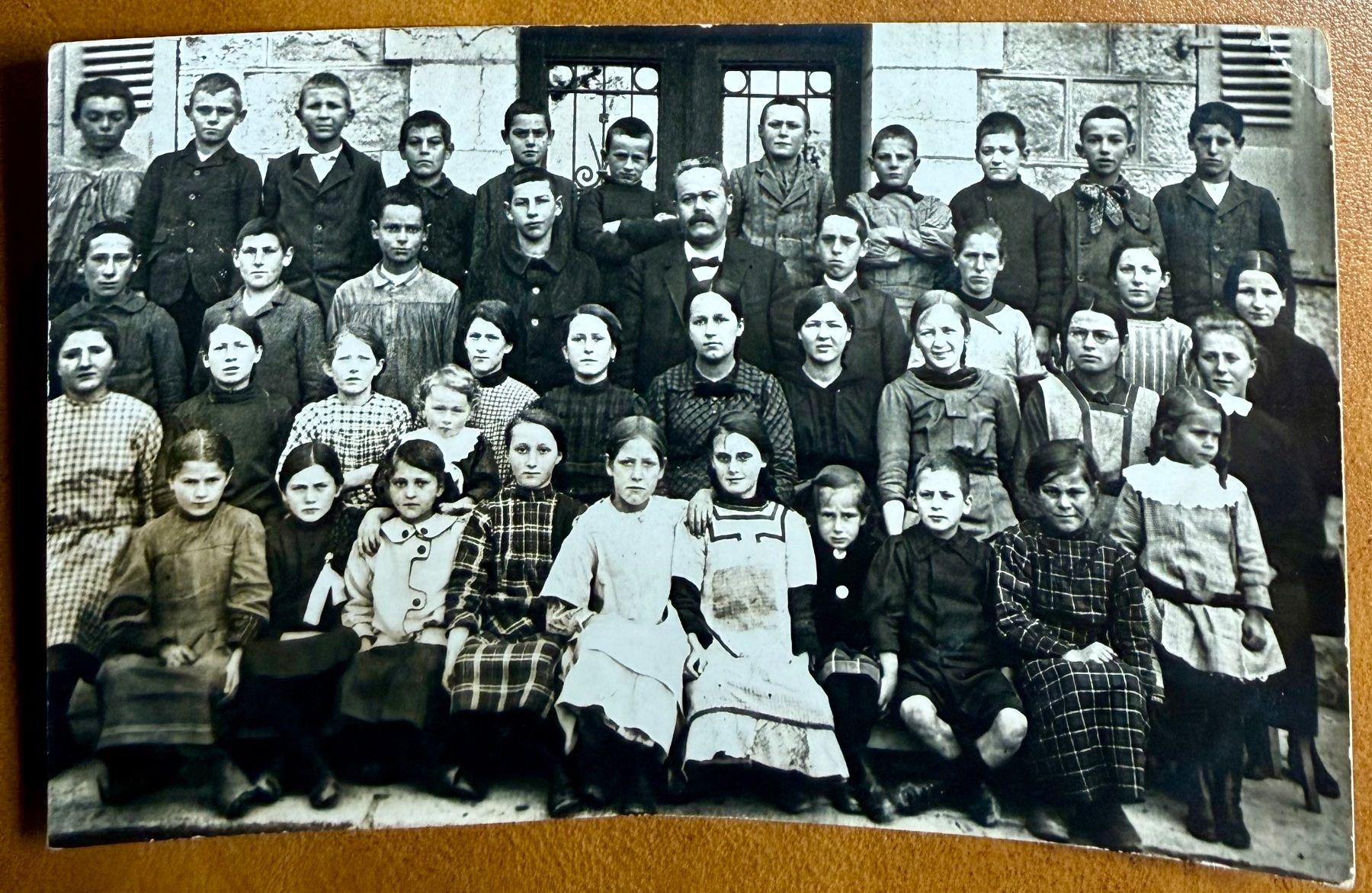 Cartoline postali: Lutry/Savuit - Ecoliers devant le collège de Savuit – Usato da Lutry venduto da Ediego