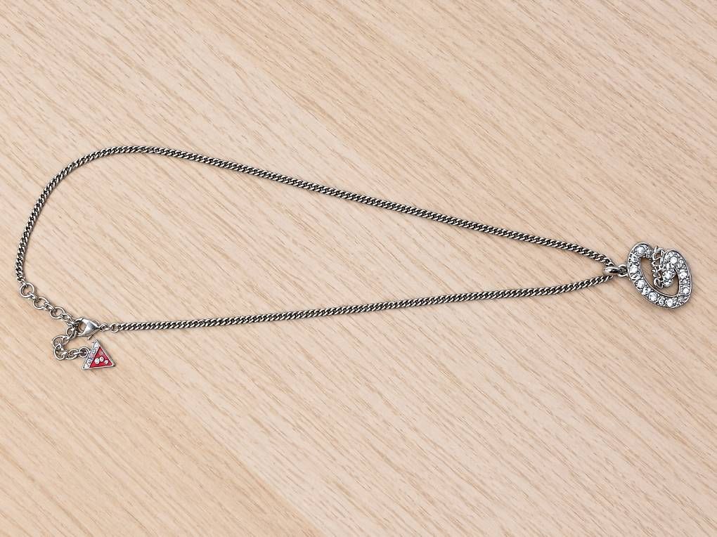 Guess Catenine: Collier GUESS argenté avec pendentif – Usato da La Tour de Peilz venduto da Caly21 1
