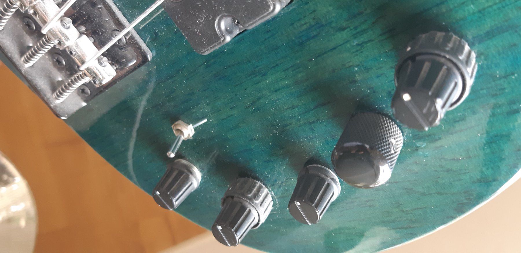 Strumenti musicali: Sire Marcus Miller M2 5 Saiter Bass – Usato da Luzern venduto da pirovino73 3