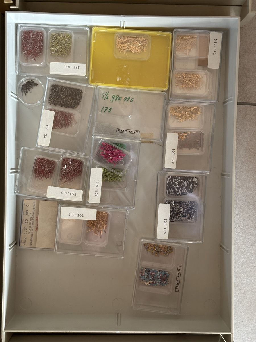Montres: Lot Uhrenteile, Gläser etc. – Neuf (Voir description) à Rüti b. Büren par CenicAG 4